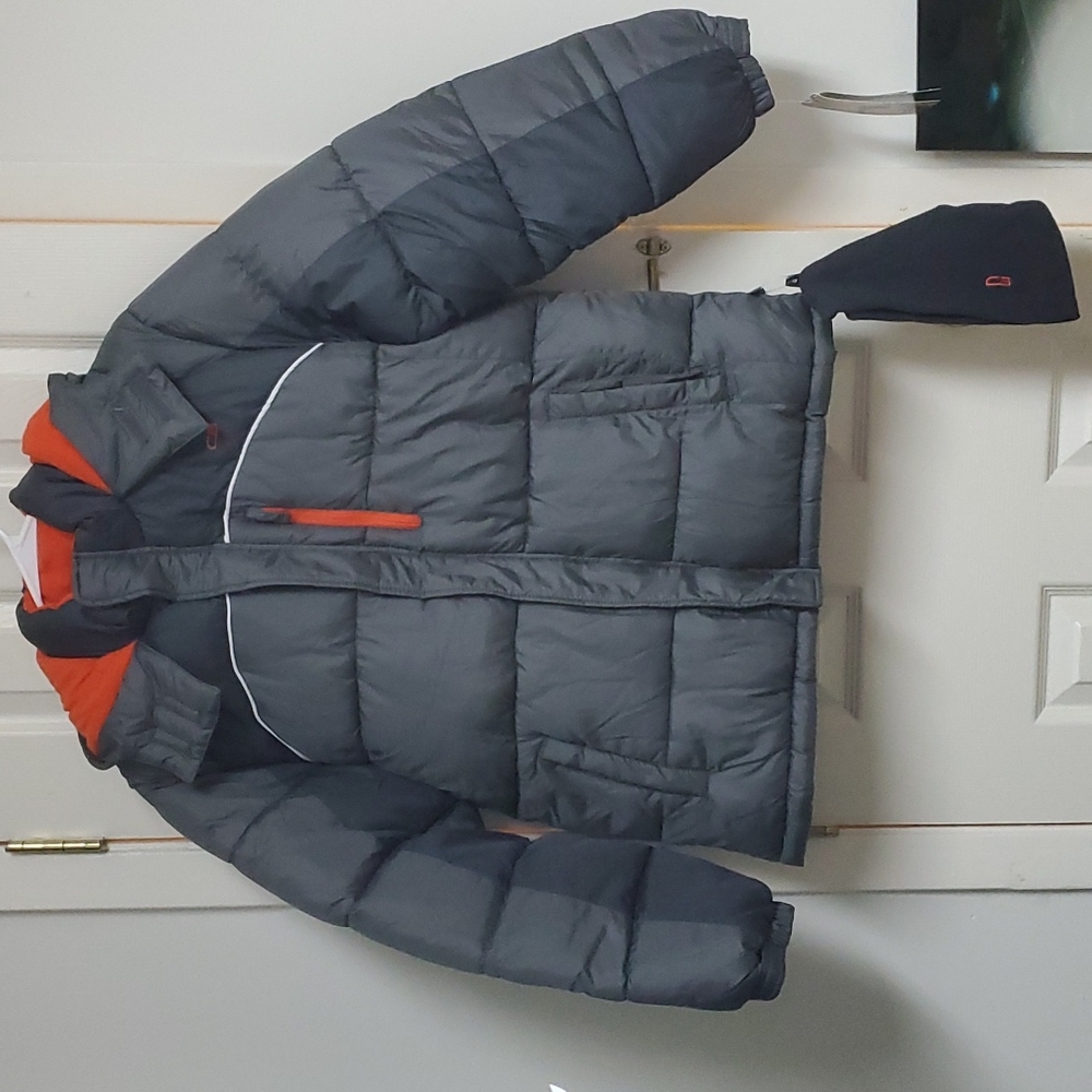 Winter puffer jacket w/ hood XL Youth